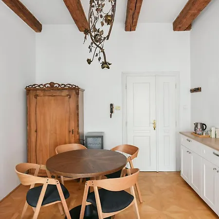 בית נופש Tiny House Old Town פראג