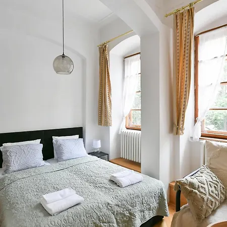 בית נופש Tiny House Old Town