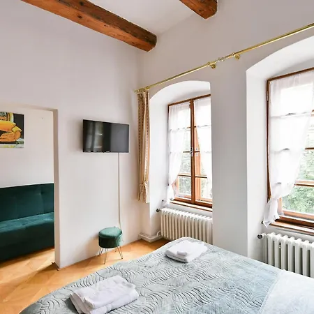 בית נופש Tiny House Old Town *