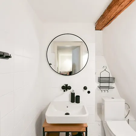 Tiny House Old Town בית נופש *
