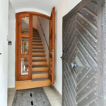 Tiny House Old Town בית נופש *